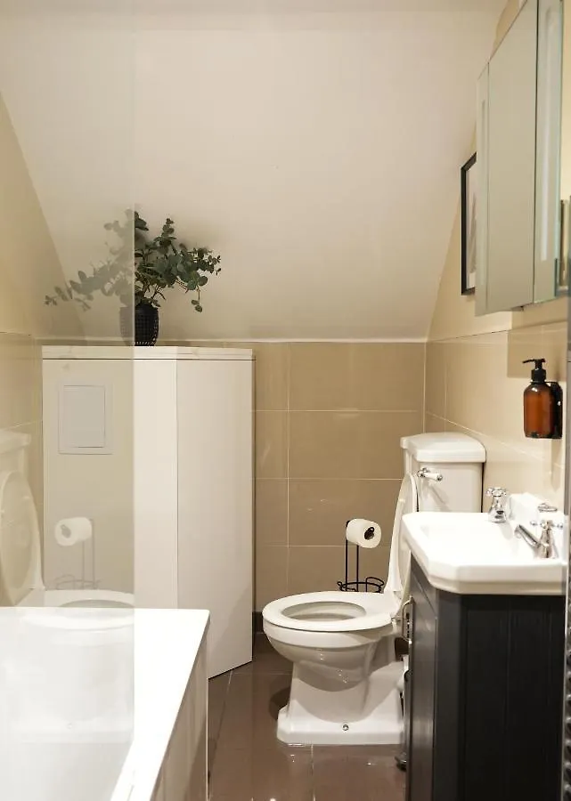 Brighton City Centre 2 Bed, Perfect Cosy Stylish Apartment, Close To Shops And Beach! Sleeps 6